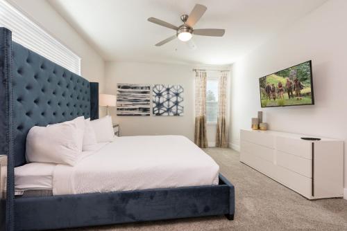 Chic Home with Private Pool near Disney World - 7706F - image 10