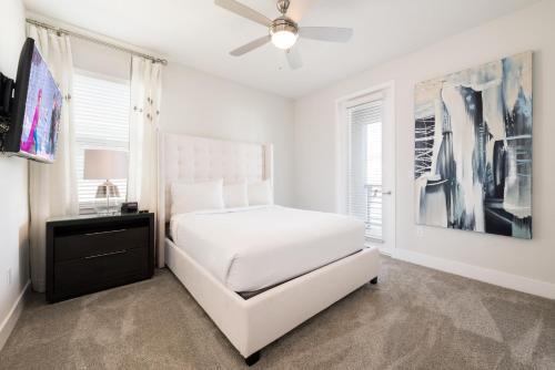 Chic Home with Private Pool near Disney World - 7706F - image 11