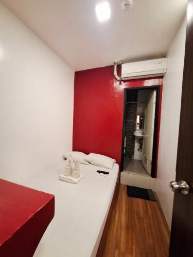 EL-GRANDE INN PIY MARGAL SAMPALOC MANILA in Sampaloc