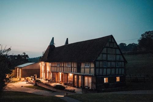 Exterior view, Frame Farm - Sleeps 20 in 1-6 Weaver's Cottages & The Byre barn in Benenden