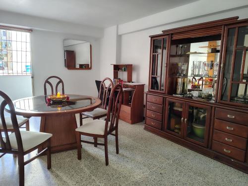 Habitacion amoblada con bano compartido near Hipódromo La Rinconada