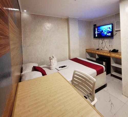 EL-GRANDE INN PIY MARGAL SAMPALOC MANILA in Sampaloc