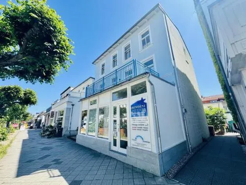 Residenz Seestern, Seekatze in Warnemünde, Deutschland