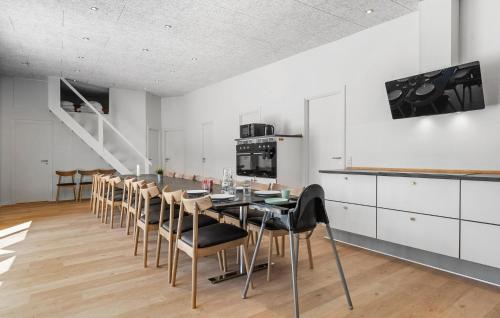 Kitchen, Beautiful Home In Hadsund With Sauna in Hadsund