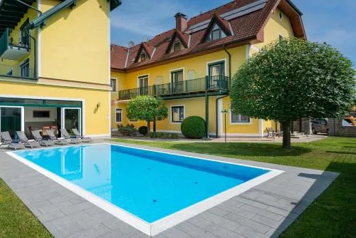 Hotel Schachenwald I Sauna I Aussenpool I Parkplatz in Premstätten, Österreich