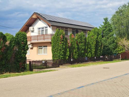 Napsugár apartman Balatonboglár – khách sạn tại Balatonboglar