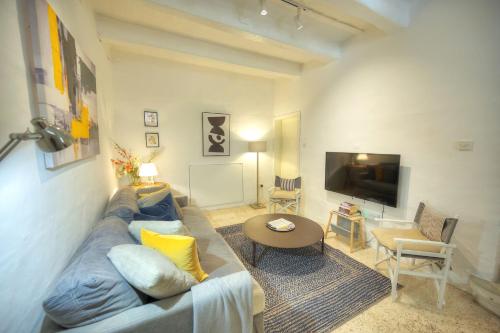 Charming and stylish duplex townhouse DGUY1-1, Valletta (photo 8)