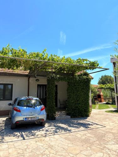 Exterior view, El Sol Apartmani in Bar