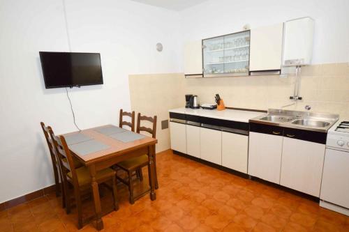 Apartment image 5