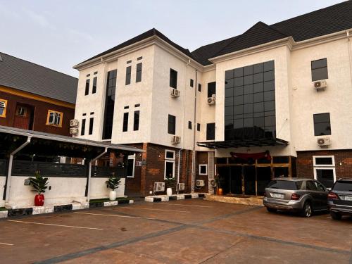 Triple J Universal Hotel and Suites in Asaba