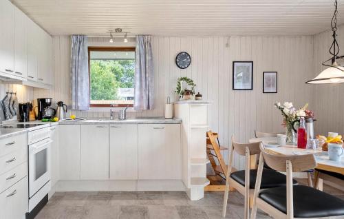 Kitchen, 3 Bedroom Stunning Home In Hurup Thy in Hurup
