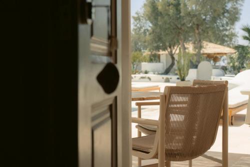 Black Rose Beach Suites - image 5