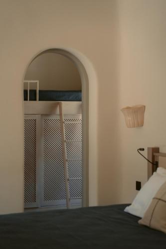 Black Rose Beach Suites - image 12