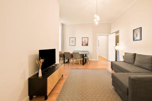 Spacious 2-Bedroom in the Heart of Friedrichshain - image 9