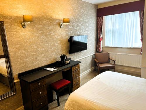 Standard Double Room image 5