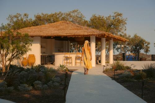 Black Rose Beach Suites - image 14