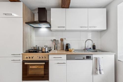 ReMo I Alpenzauber Chalet 1 - 6 Personen I Bergblick, Nahe Braunwald - Badewanne, nahe Bahnhof und P in Rüti (Glarus)