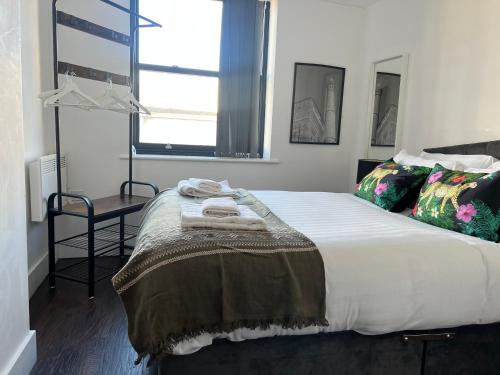 Mathew Street 1 bed apt sleeps 6, Liverpool (Foto 9)