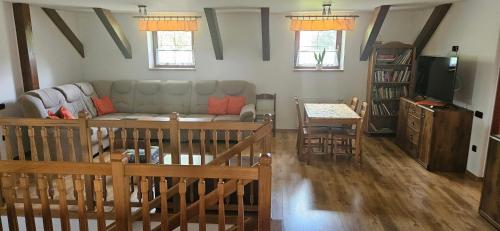 gedeelde lounge/tv-ruimte, Chalupa U Zvonka Trojanovice in Trojanovice