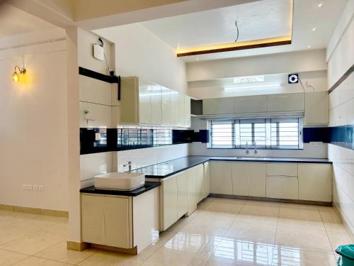 Nestora Suites - Chemancheri