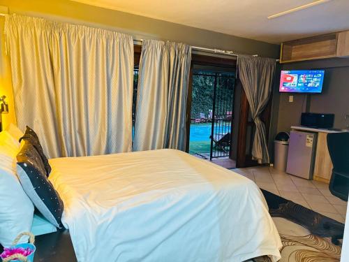 GSpot94-GardenSpot94 Room Type - Suite with Pool View