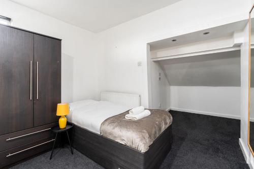 4 Bed Flat 5 mins Walk To Anfield, Liverpool (photo 2)