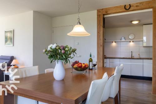 Зручності, OV517 - 6 persons holiday home De Kersenboomhoeve in Стінвійк