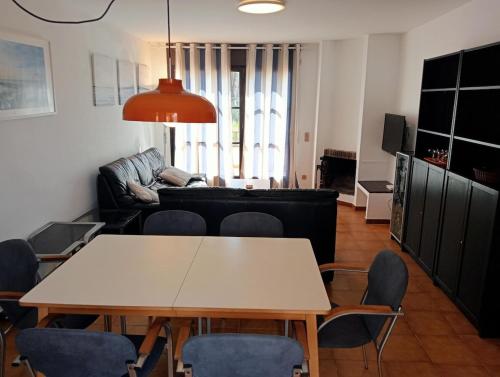 Penthouse at Ducat de l'Escala with nice views