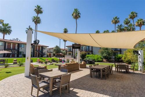One-Bedroom Apartment room in Fully Furnished 1BR Suite-Prime Location 110