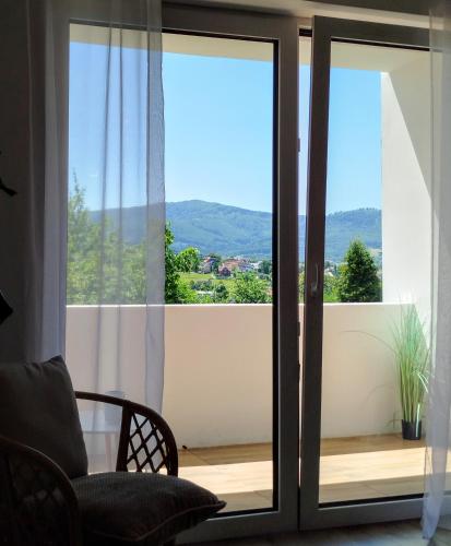 DOM NA GóRCE w Beskidach - apartamenty, pokoje
