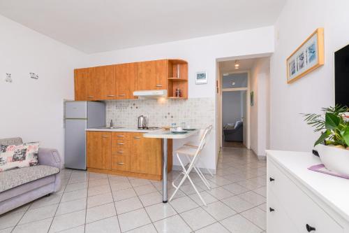 Apartment for 2 Kijac in Njivice