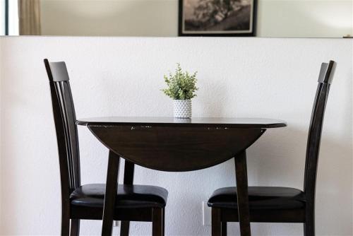 243-Fully Furnished 1BR Suite-Pet Friendly thumb 4