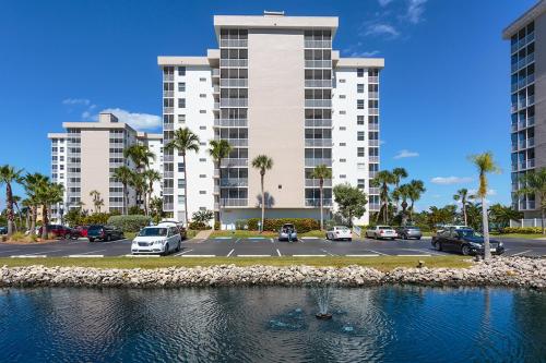 Estero Beach & Tennis 805A1 Bedroom Sleeps 4 Heated Pool Elevator - image 11