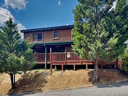 Serenity Peak 3 Bedrooms Sleeps 8 Pool Table Arcade Hot Tub Pool - image 2