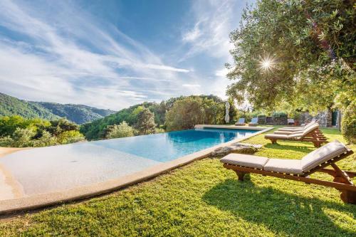 Villa with Private Pool image 8