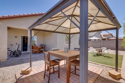 7 Mi to Dtwn Spacious Stay in Phoenix! in ลาวีน