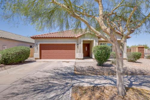 7 Mi to Dtwn Spacious Stay in Phoenix! in ลาวีน