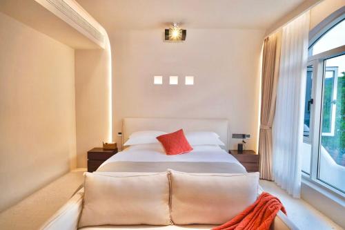 Book NOW & Chat Wake in MountainFree ShuttleAside National Park Combo Stay in Tianmen city center English Speaking Assistant - image 3