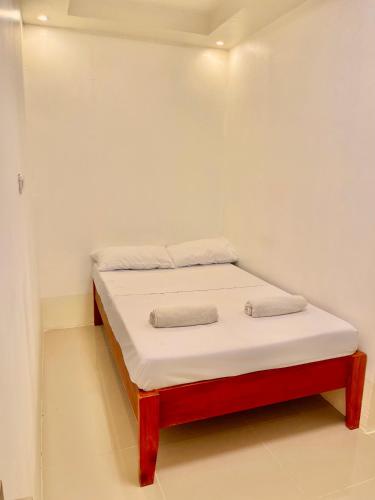 Iwa Hotel near FQ Cafe by Food Quaranteen
