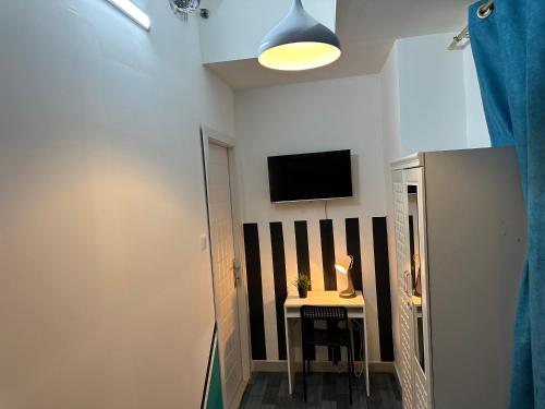 Lovely Private Partition Room in Barsha Heights - image 11