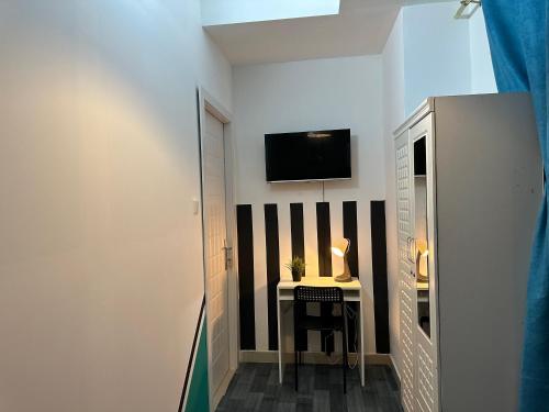 Lovely Private Partition Room in Barsha Heights - image 14