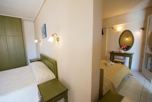 Hotel Niras – Perigiali, NY
