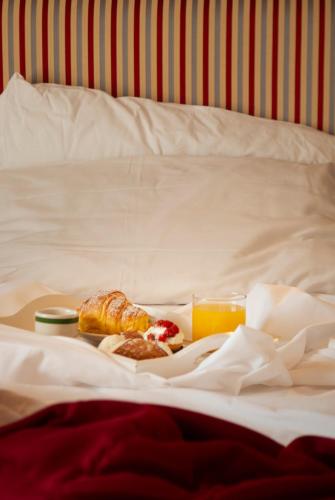 Exclusive Suite image 8