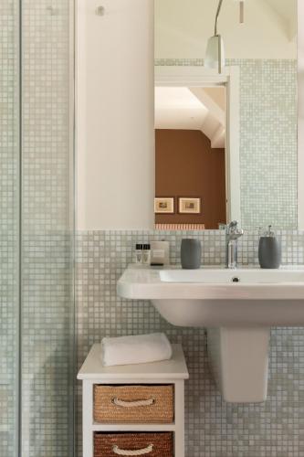 Exclusive Suite image 4