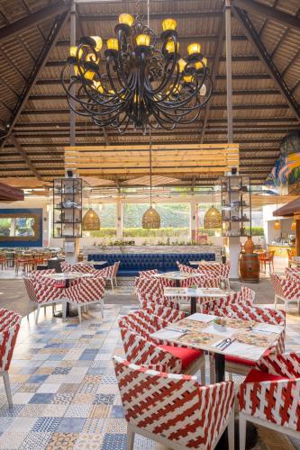 ทันเดอเบิร์ดเอลพัวโบลรีสอร์ทแอนด์คอนเวนชันเซนเตอ (Thunderbird El Pueblo Resort & Convention Center) in ชานเมืองลิมา