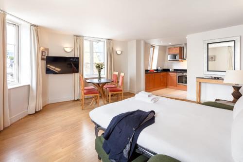 Marlin Apartments London City - Queen Street - image 5