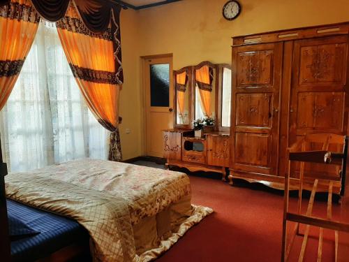 Double Room with Private Bathroom room in Mapelle House