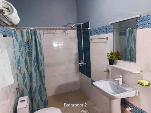 Three-Bedroom Apartment image 7