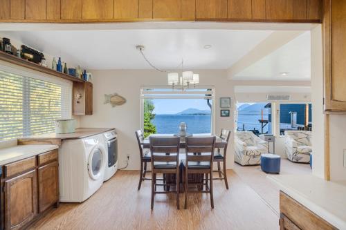 6 Mi to Main St Oceanfront Cottage in Ketchikan in Ketchikan (Alaszka)