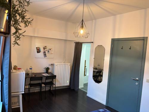 Chambre située au cœur de Mons avec SDB privée chambre d'hôte Nimy
